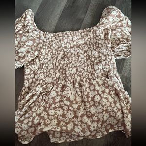 Paper Crane off the shoulders top, size m.